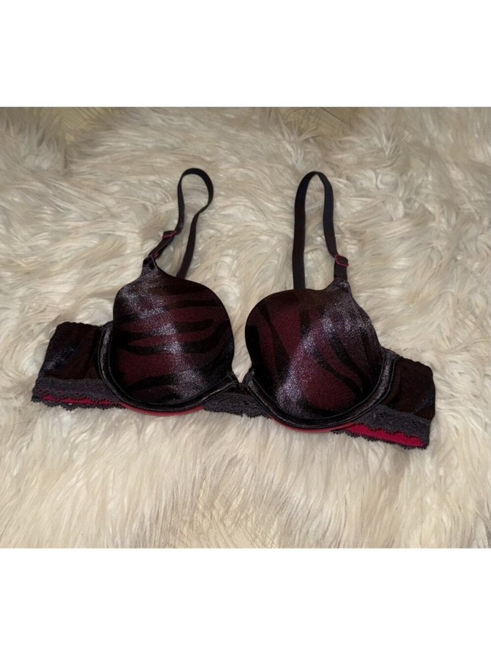 Maidenform 7122 One Fabulous Fit T-Shirt Bra Shimmery UW Womens 34A Gray Red